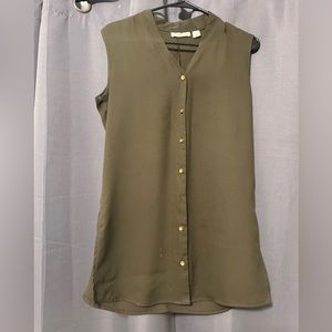 Women’s Sleeveless Blouse
